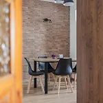 Glow Apartments, Brzezno Smart I Parking Apartmán *